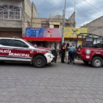 AUTOMOVILISTA ARROLLA A MUJER MOTOCICLISTA EN CALLES DE TEHUACÁN
